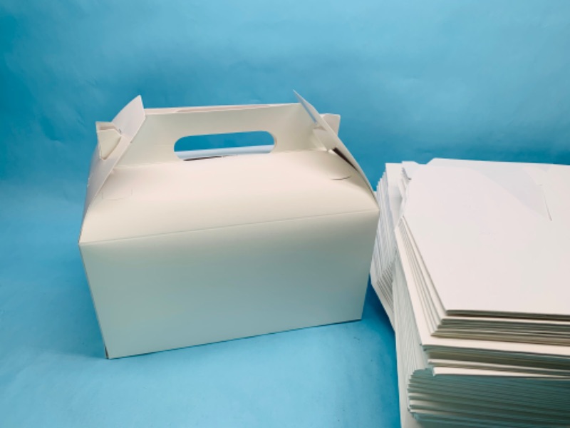 Photo 1 of 278384…60 bakery boxes with handle 