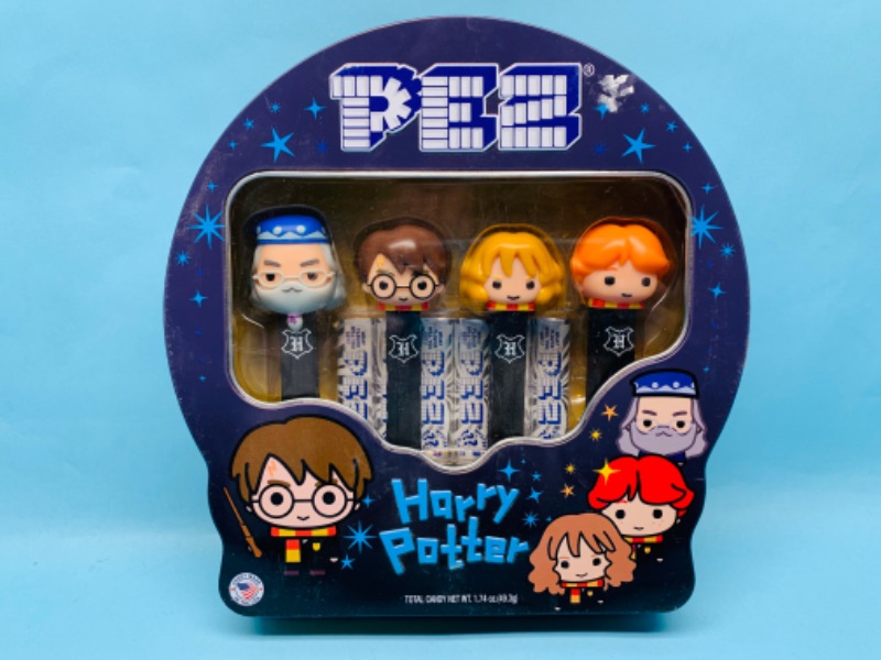 Photo 1 of 278385…Harry Potter pez dispensers in tin 