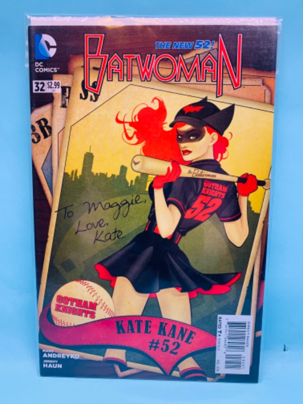 Photo 1 of 278428… batwoman comic 32 Kate Kane in plastic sleeve