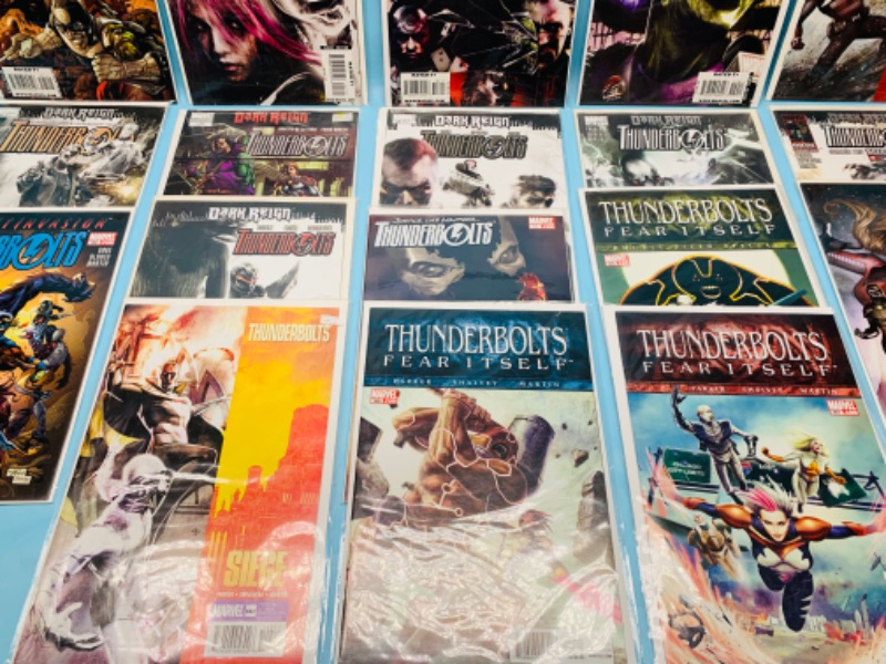 Photo 2 of 278463…18 thunderbolts comics in plastic sleeves