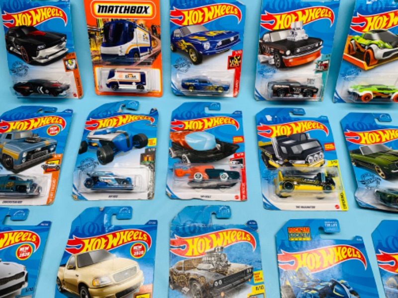 Photo 2 of 278497…packages damaged-15 hot wheels die cast cars in original packages 