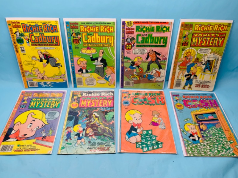 Photo 1 of 278570…8 vintage Richie Rich comics in plastic sleeves