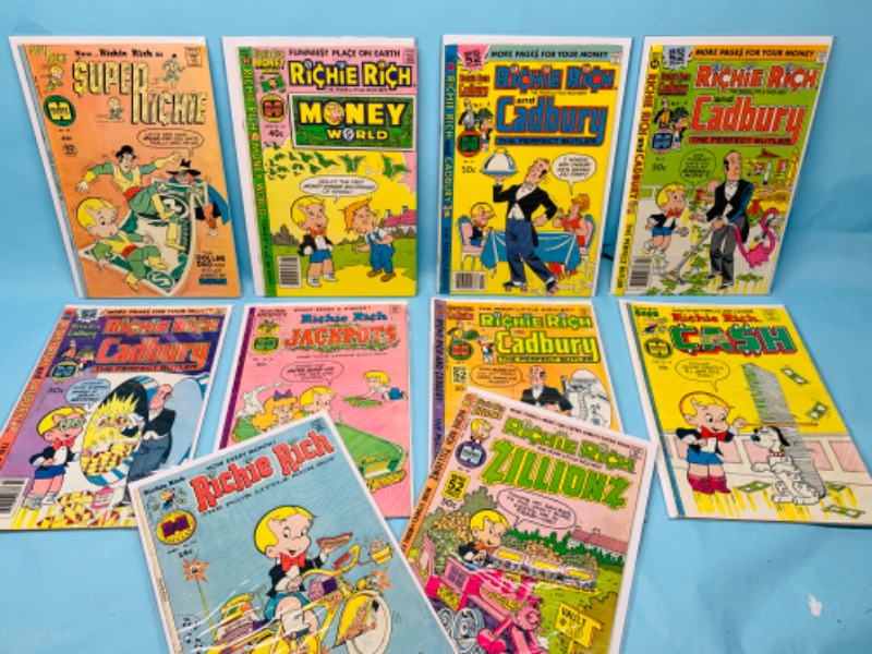 Photo 1 of 278571…10 vintage Richie rich comics in plastic sleeves