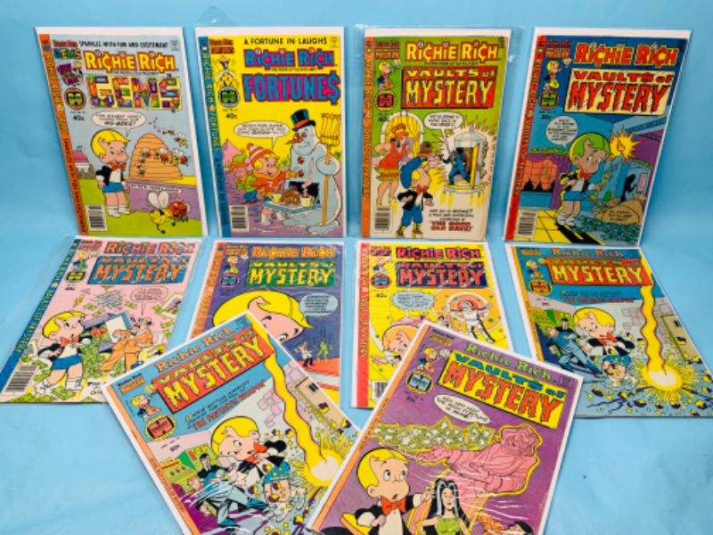 Photo 1 of 278576…10 Vintage Richie Rich comics in plastic sleeves