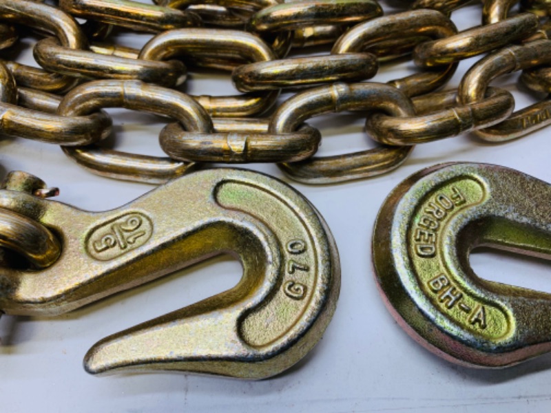 Photo 2 of 278667… 20 foot 70 gage zinc plated steel tow chain with hooks