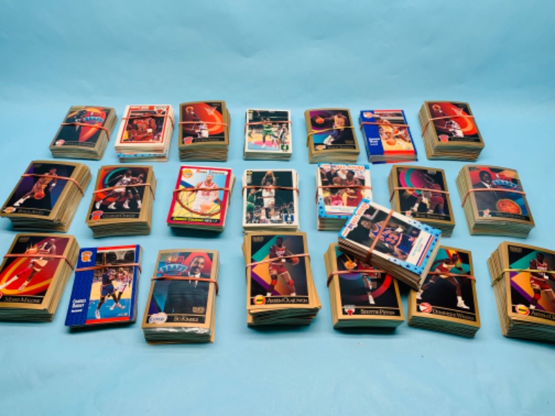 Photo 2 of 278692…mixed basketball trading cards 