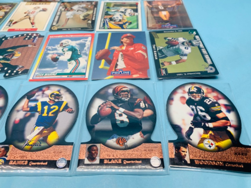 Photo 3 of 278723…28 nfl quarterback trading cards in plastic sleeves 
