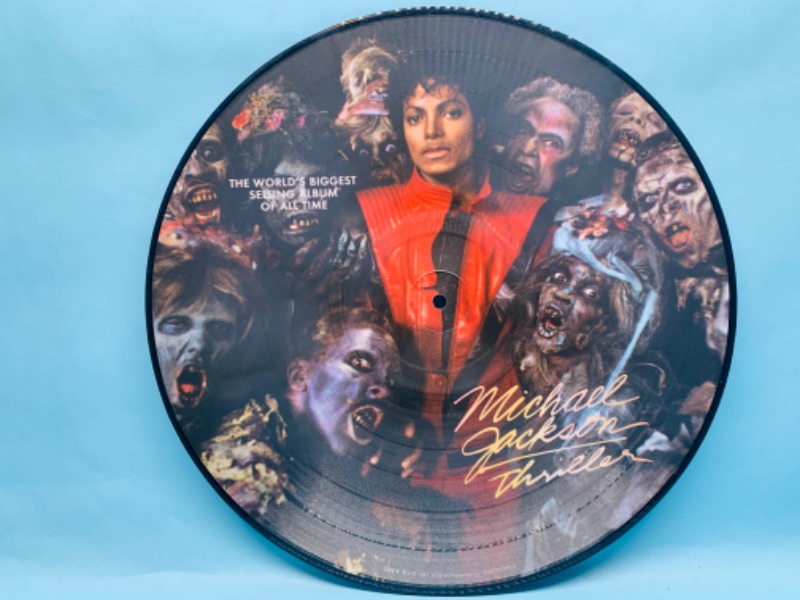 Photo 3 of 278765…great condition vinyl Michael Jackson Thriller picture disc record in plastic sleeve 2008