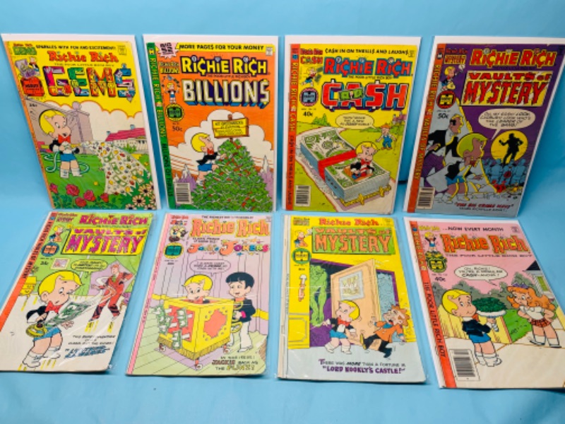 Photo 1 of 278789…8 vintage Richie Rich comics in plastic sleeves 