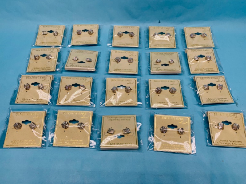 Photo 1 of 278795…20 pairs of sensitive ears hypoallergenic pierced earrings in packages- all the same