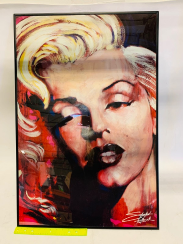 Photo 1 of 278892…2 x 3 ft framed Marilyn Monroe poster 