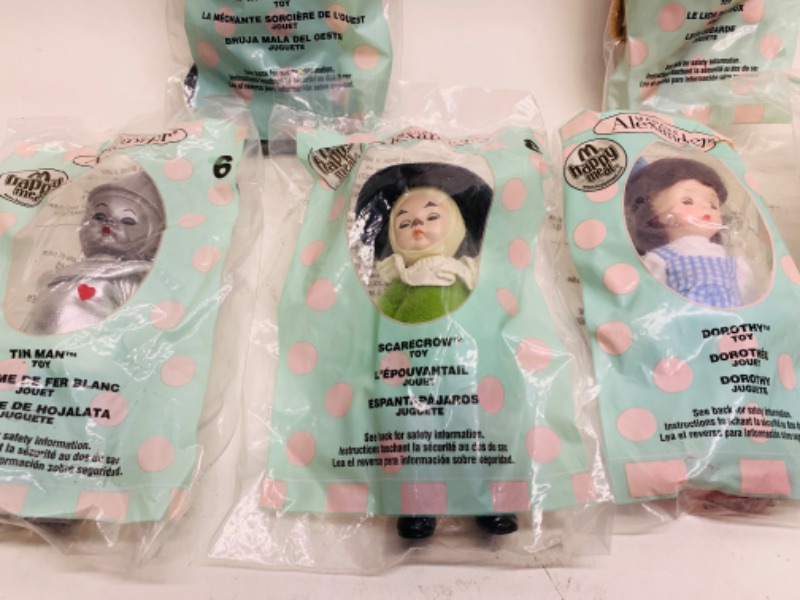 Photo 2 of 278899…vintage sealed McDonald’s wizard of oz happy meal madame Alexander dolls 