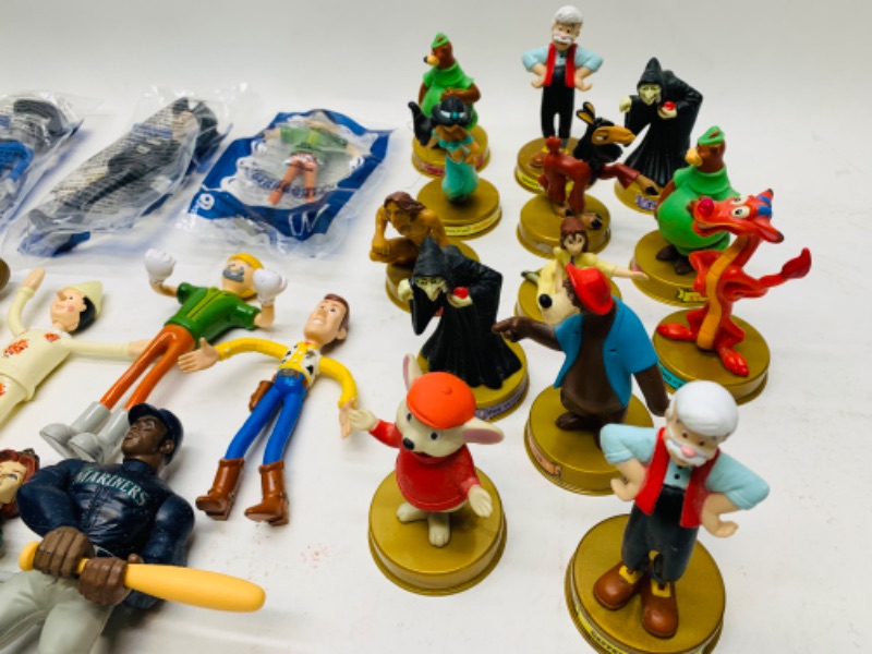 Photo 5 of 278900…vintage Disney, McDonald’s, and other toy figures 