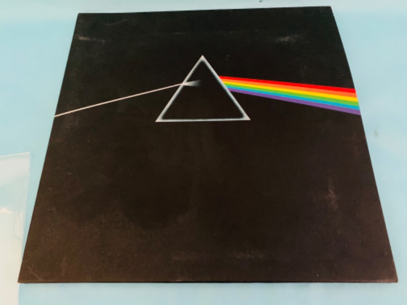 Photo 3 of 279041…great condition Pink Floyd 2016 vinyl record in plastic sleeve with posters 