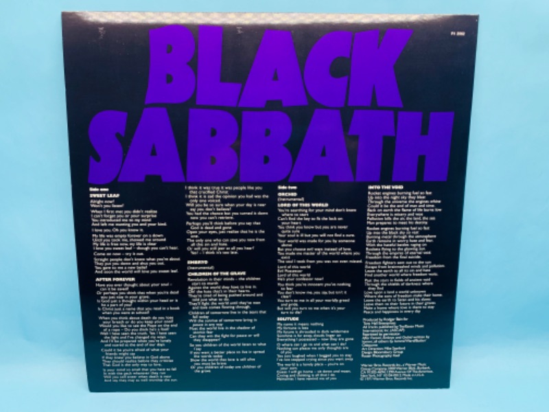 Photo 4 of 279042…great condition Black Sabbath vinyl record in plastic sleeve 1971 cover and record in great condition for age 