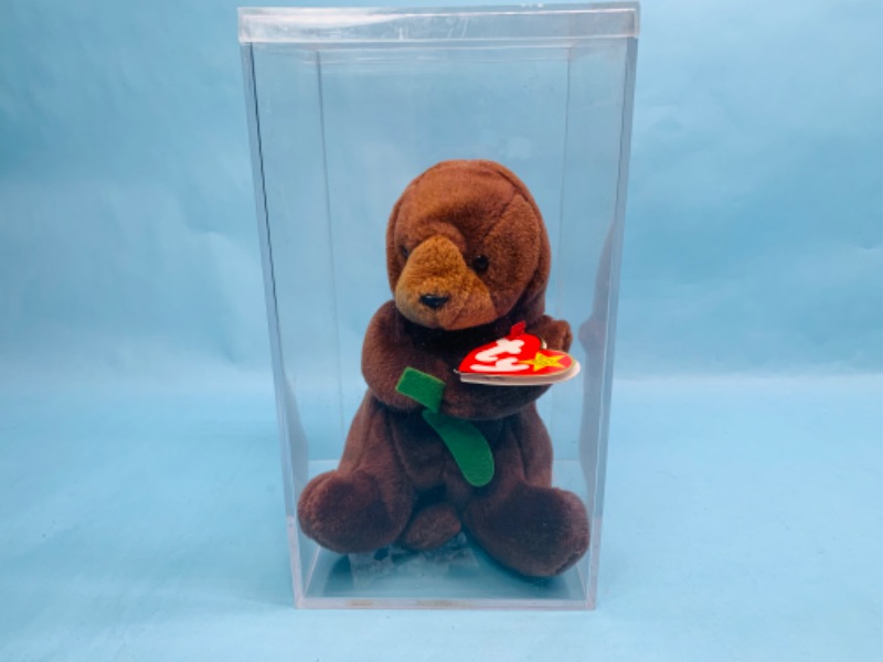 Photo 2 of 279073…ty Seaweed the otter beanie baby with display case 