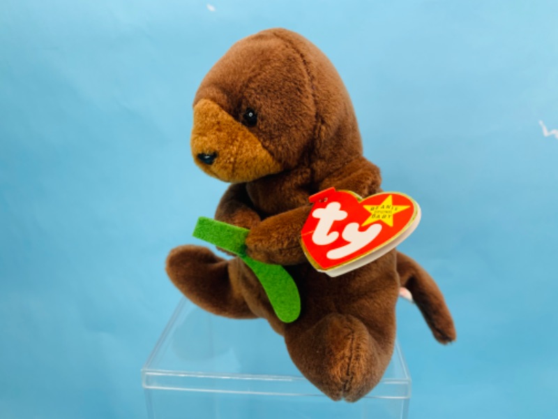 Photo 1 of 279073…ty Seaweed the otter beanie baby with display case 