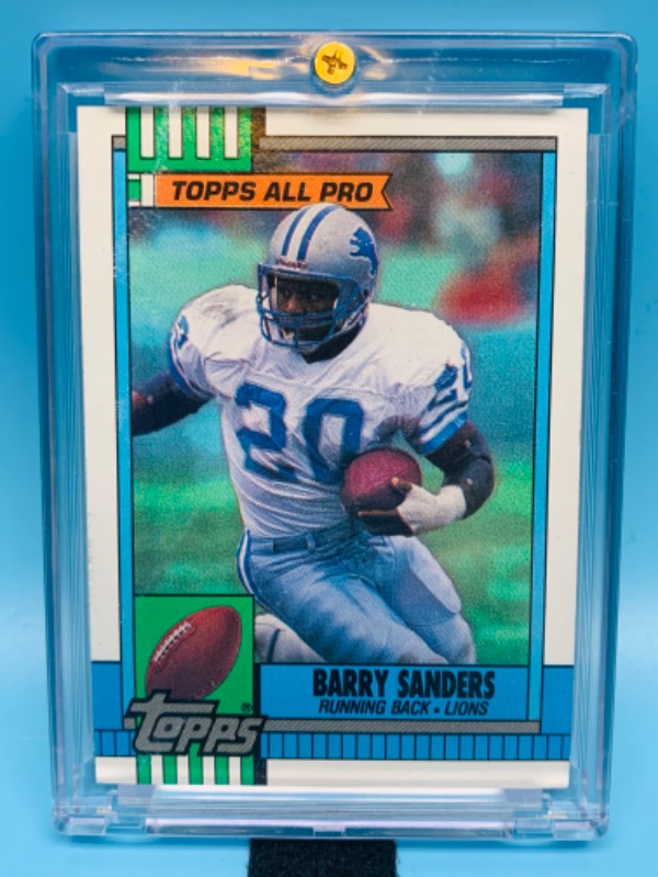 Photo 1 of 279082…topps all pro Barry sanders card 352 in hard plastic case 