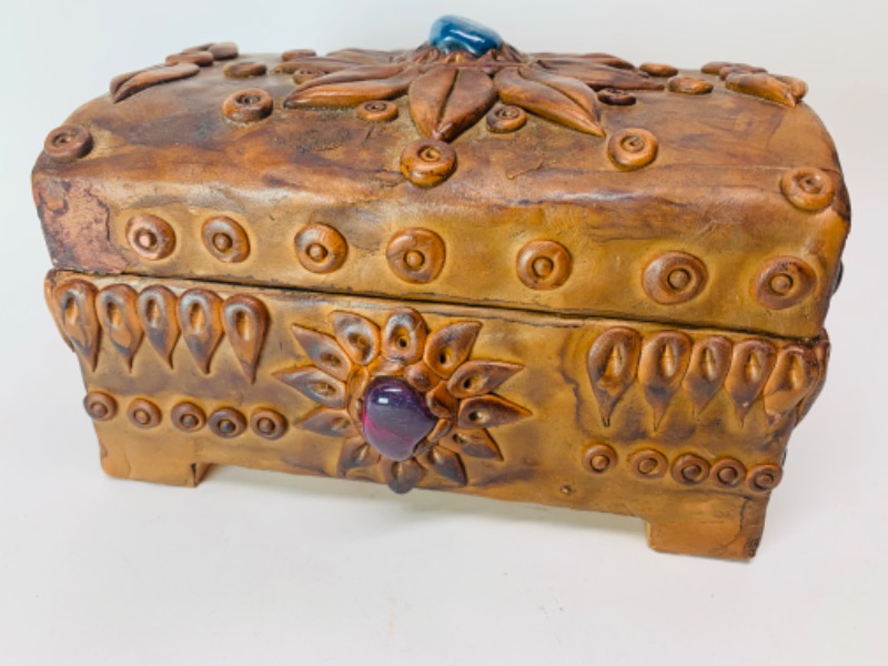 Photo 1 of 279106…7” decorative wood box made in Gautama 