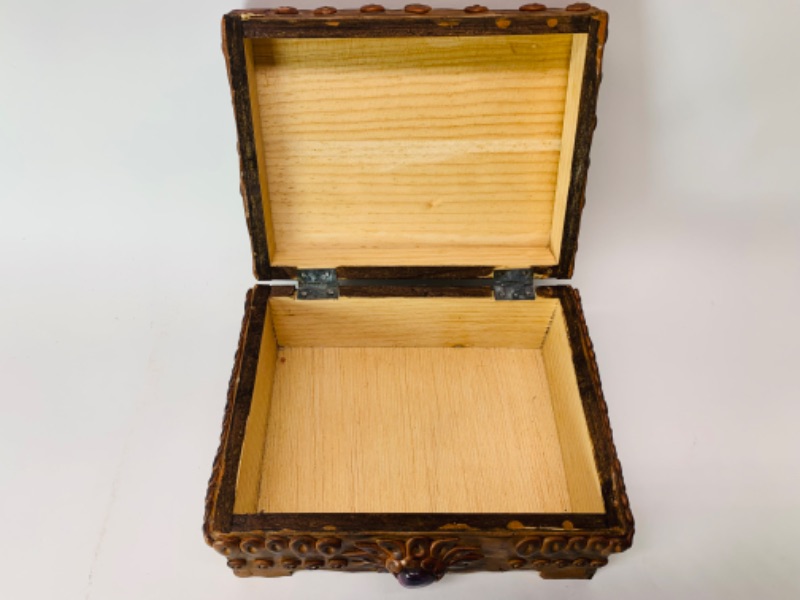 Photo 3 of 279106…7” decorative wood box made in Gautama 