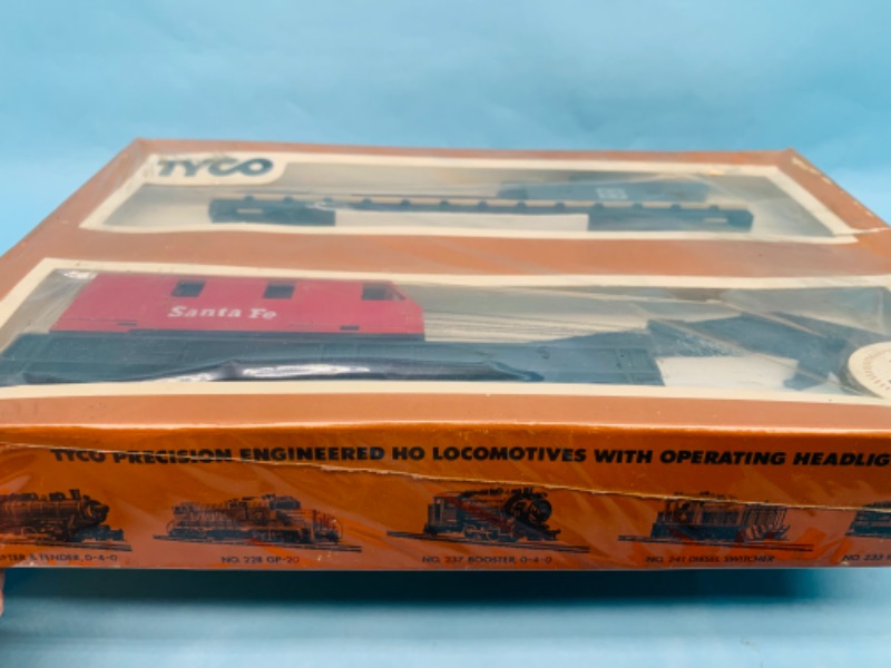 Photo 4 of 279198…sealed vintage Tyco 3-way action operating crane  car with boom tender in box