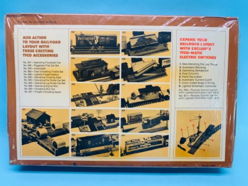 Photo 1 of 279198…sealed vintage Tyco 3-way action operating crane  car with boom tender in box