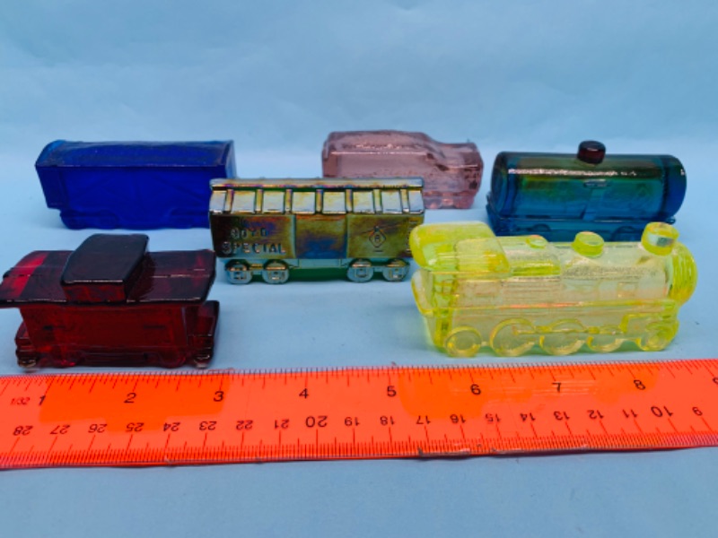 Photo 1 of 279215…small vintage  glass train set 