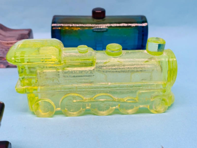 Photo 5 of 279215…small vintage  glass train set 