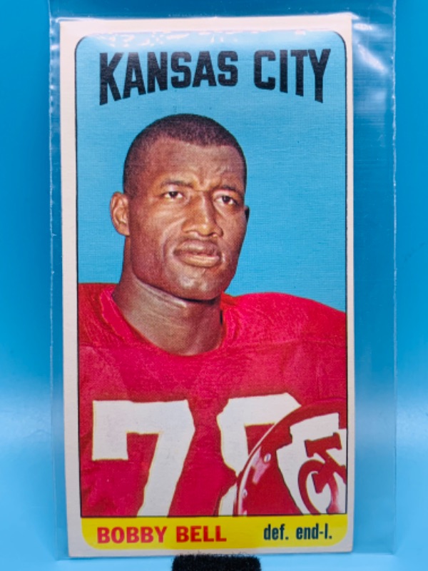 Photo 1 of 279631… Topps 1965 tall boy football card in plastic sleeve 