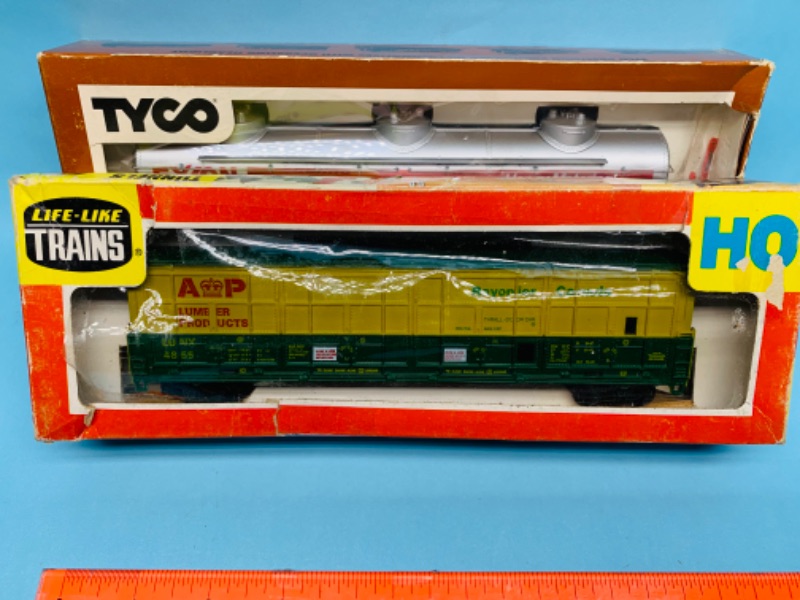 Photo 2 of 279687…vintage tyco and life-like train cars in original boxes 