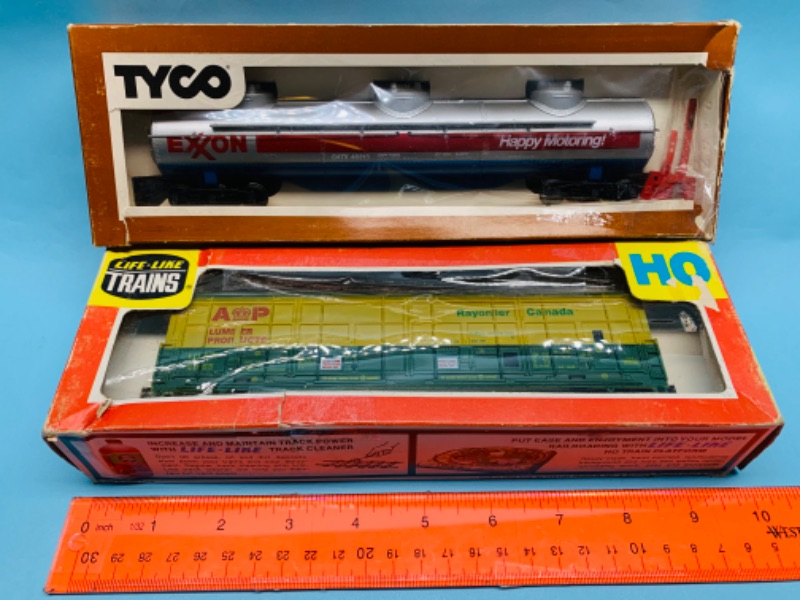 Photo 1 of 279687…vintage tyco and life-like train cars in original boxes 