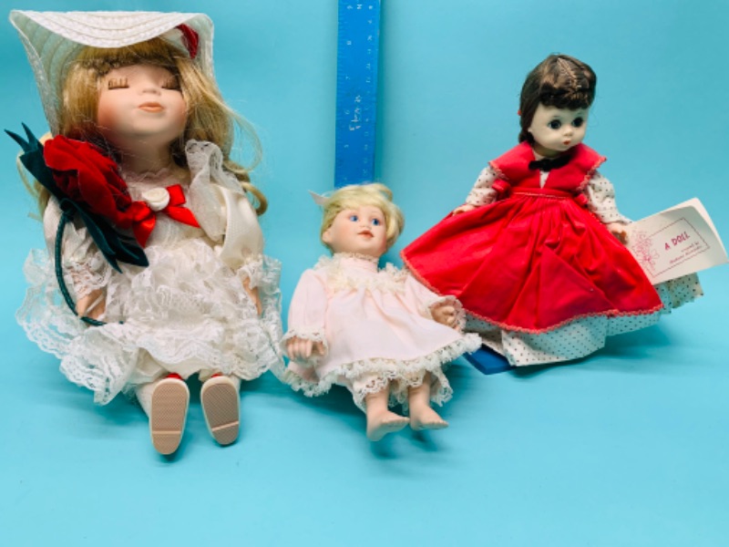 Photo 1 of 279713…vintage porcelain dolls. One is wind up and one is madame Alexander 