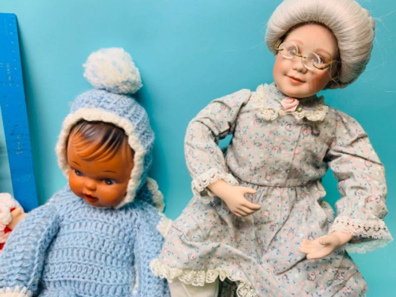 Photo 3 of 279715…7 vintage dolls, some porcelain and one windup 