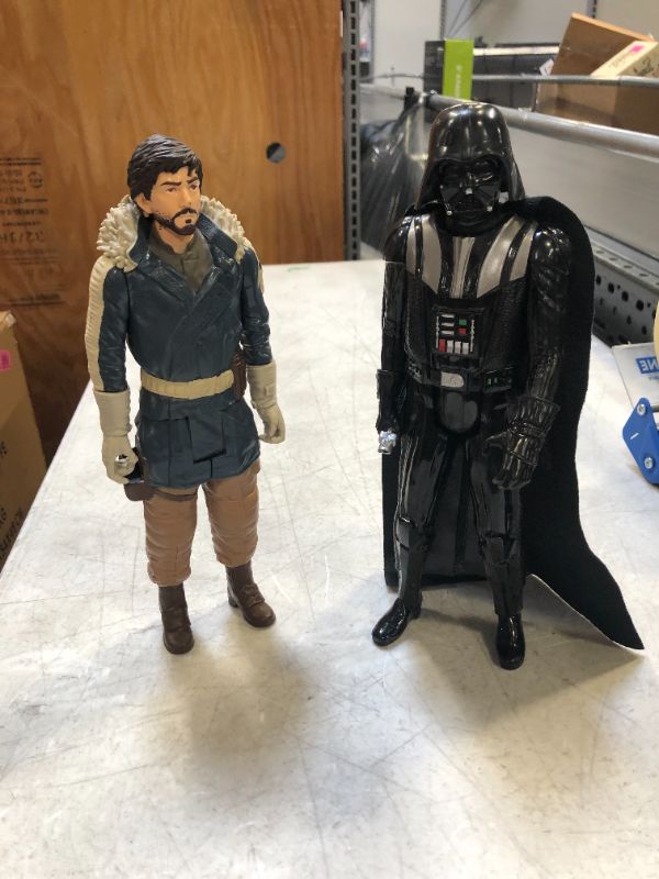 Photo 2 of 279719… 2 figures of  Star Wars action 
