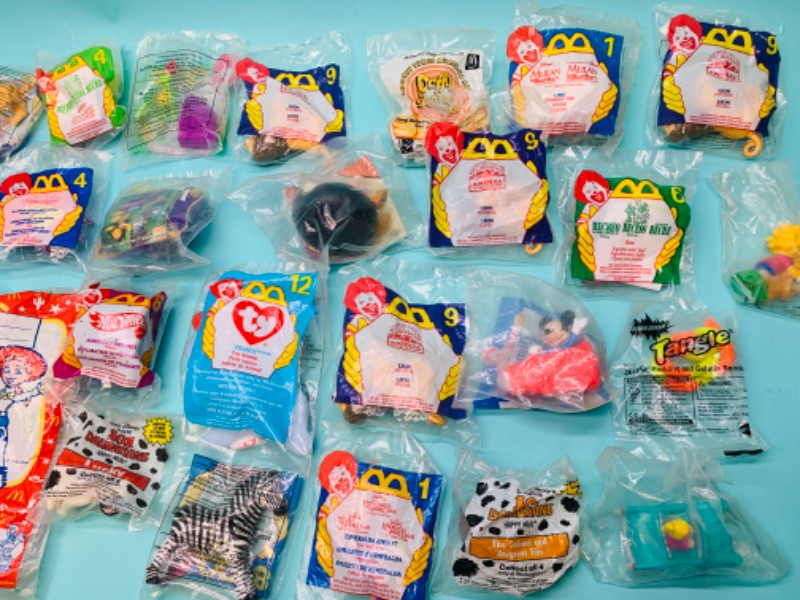 Photo 3 of 279740…25 vintage McDonald’s happy meal toys in packages 