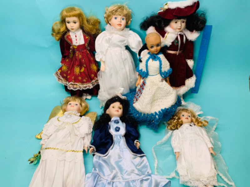 Photo 1 of 279748…7 vintage porcelain dolls 