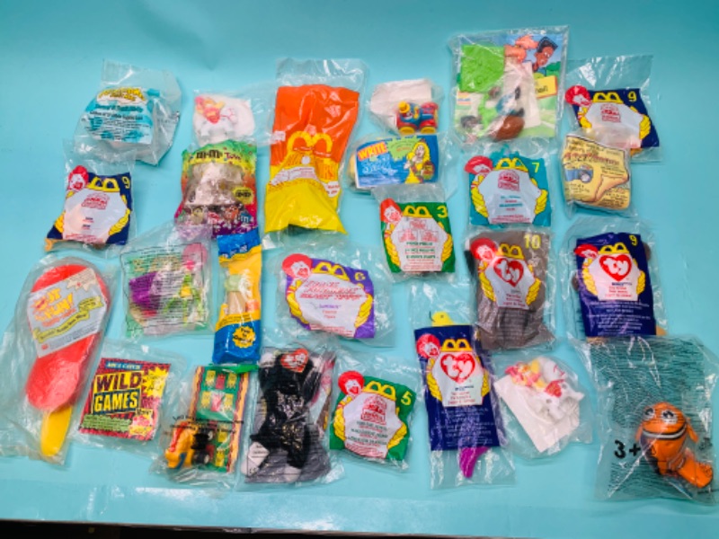 Photo 1 of 279753…25 vintage McDonald’s happy meal toys in packages 