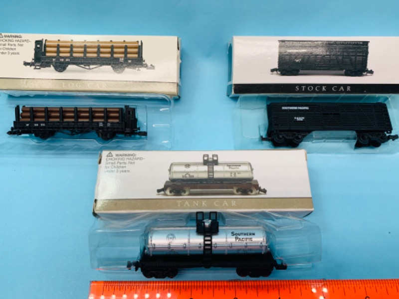 Photo 1 of 279793…3 mini train cars in boxes