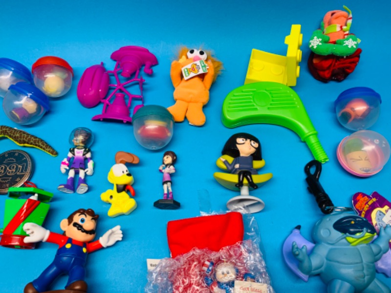 Photo 1 of 279915… loose vintage happy meal toys 