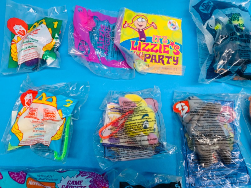 Photo 3 of 279916…  sealed vintage happy meal toys 