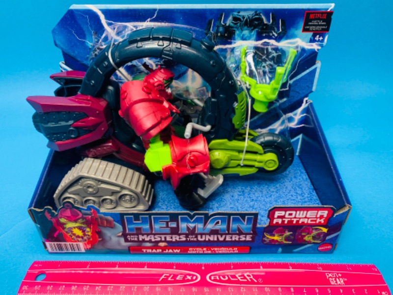 Photo 2 of 281537… he-man masters of the universe Trapjaw and cycle toy in original box 