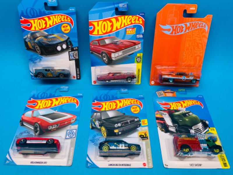 Photo 1 of 281657… 6 hot wheels die cast cars in original packages 