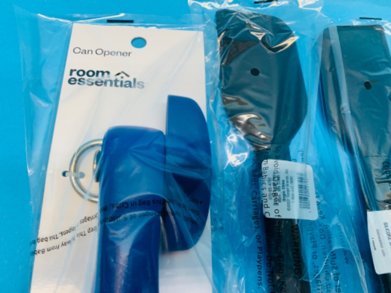 Photo 2 of 281728… 4 silicone spatulas and 2 can openers in packages 