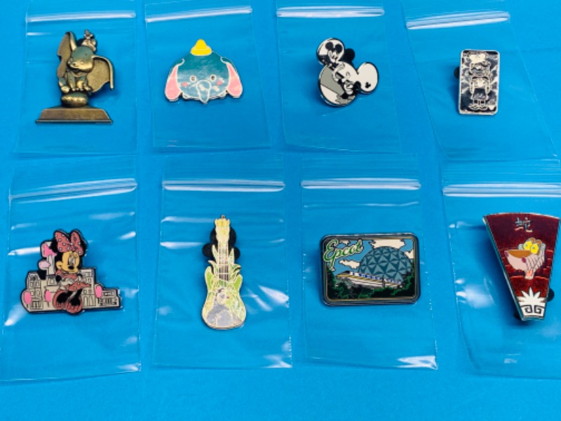 Photo 1 of 281807…8 Disney pins in plastic bags 