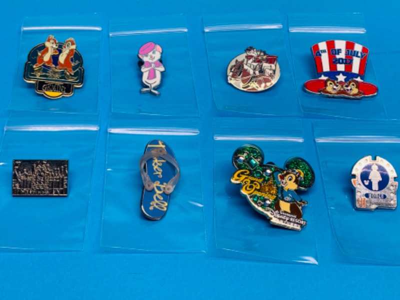 Photo 1 of 281809…8 Disney pins in plastic bags 