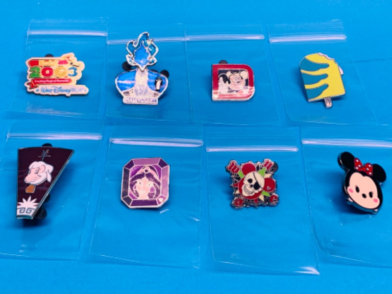 Photo 1 of 281811…8 Disney pins in plastic bags 