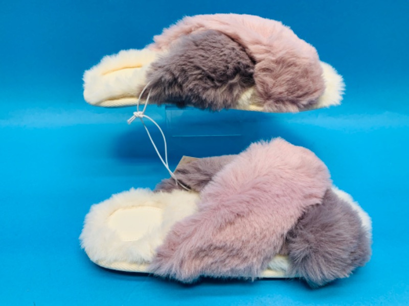 Photo 1 of 281967… …ladies size medium 7-8 fluffy slippers 
