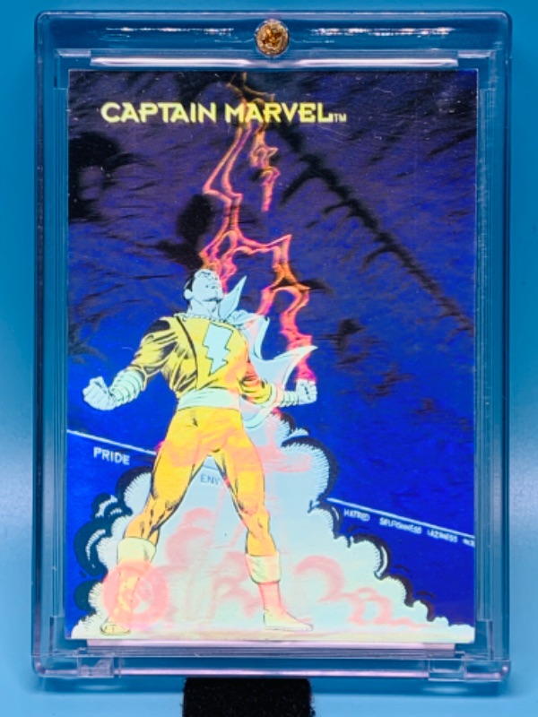 Photo 1 of 281995…captain marvel hologram hall of fame card DCH11 in hard plastic case 