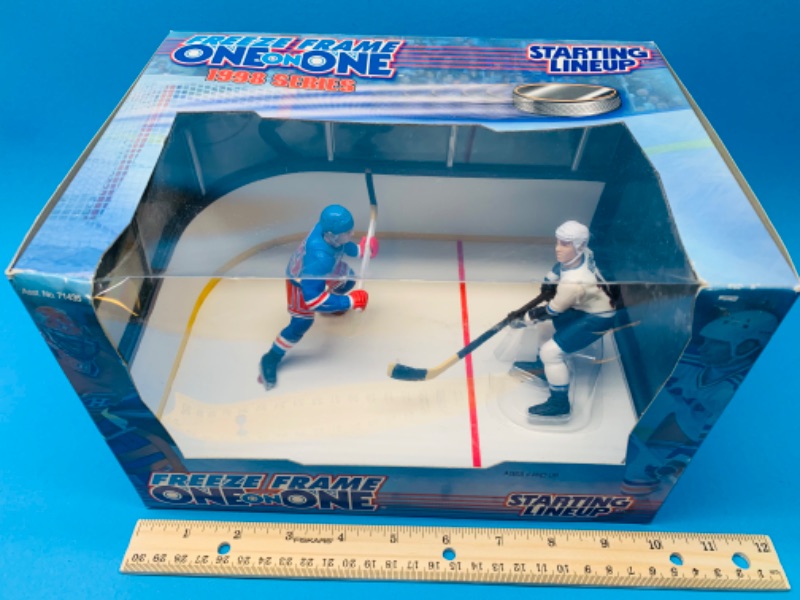 Photo 1 of 282305…starting line up 1998 series hockey one on one freeze frame figures 