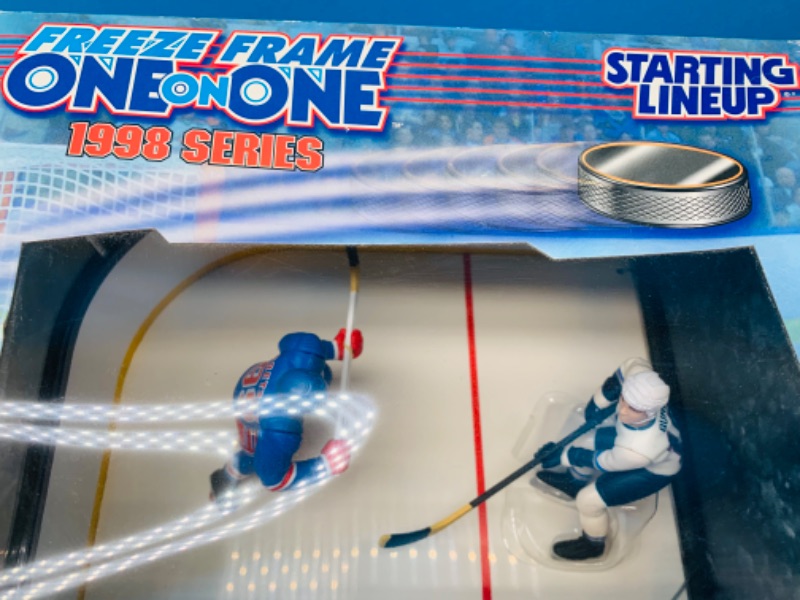 Photo 3 of 282305…starting line up 1998 series hockey one on one freeze frame figures 